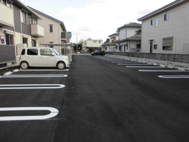 estasia　A棟（A203） 駐車場