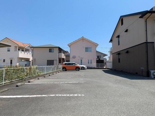 セジュール大津茂（102） 駐車場