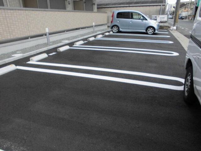カーサクレア神屋町（201） 駐車場