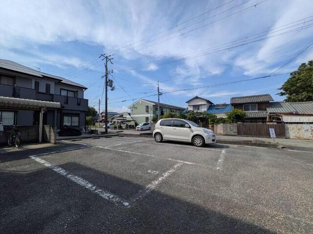 モントン（101） 駐車場