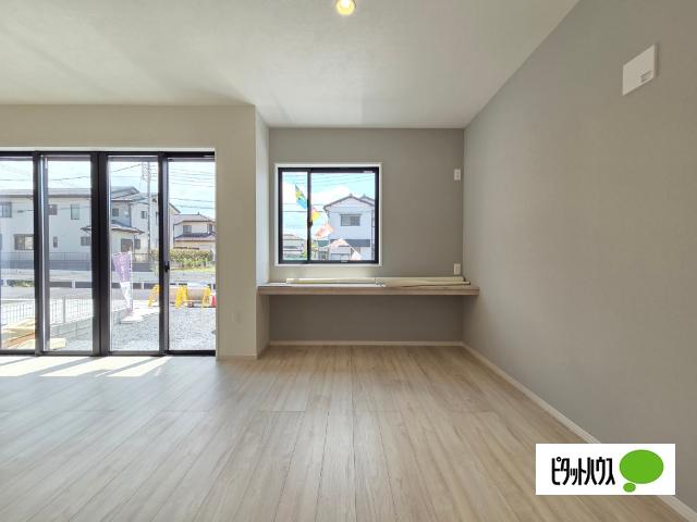 『KEIAI TERRACE』　木更津市幸町２期　４号棟　 リビング