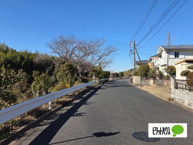君津市外箕輪2期　1号棟 前面道路含む現地写真