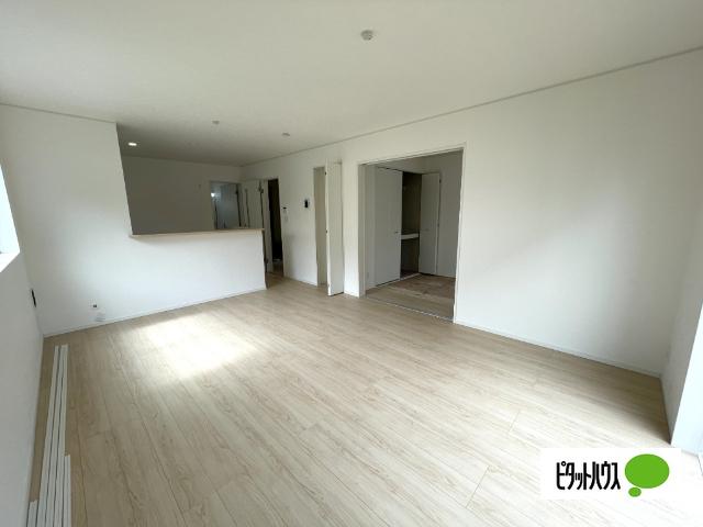 CRADLE GARDEN 木更津市請西　第6  3号棟 リビング