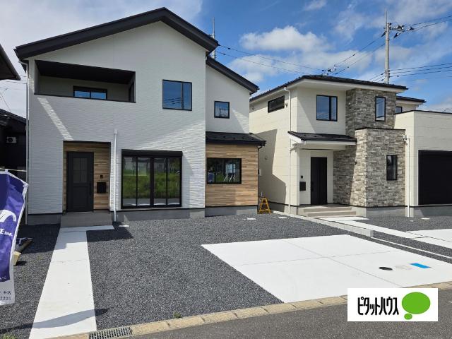 『KEIAI TERRACE』木更津市羽鳥野4期　1号棟　 前面道路含む現地写真
