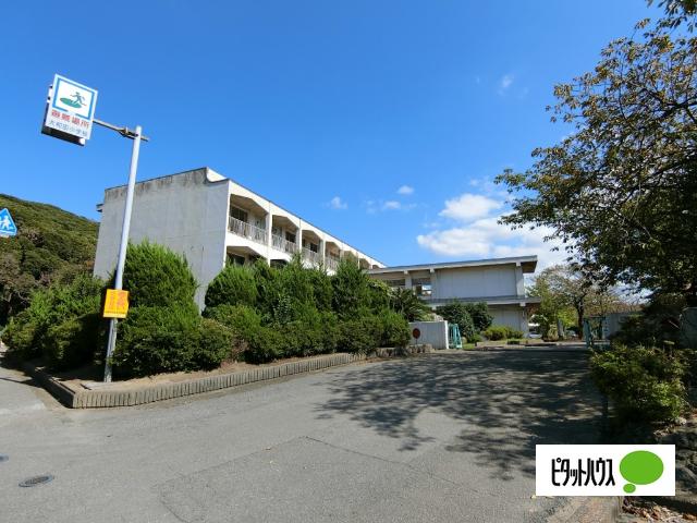 君津市立周西の丘小学校