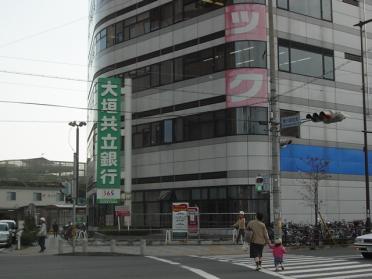 大垣共立銀行勝川支店：586m