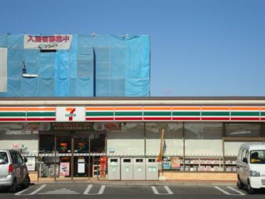 セブンイレブン北名古屋熊之庄店：526m