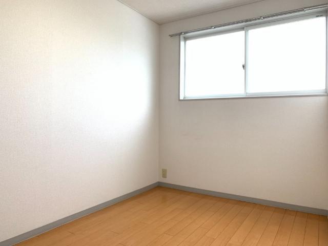 ＣＲＹＳＴＡＬ　ＰＡＬＡＣＥ（クリスタルパレス） 部屋画像