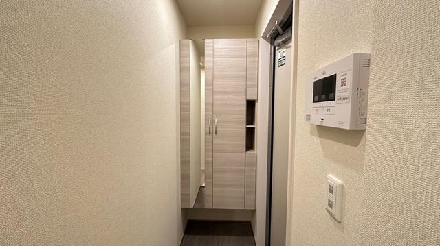 ルヴィータ栄生（202） 玄関