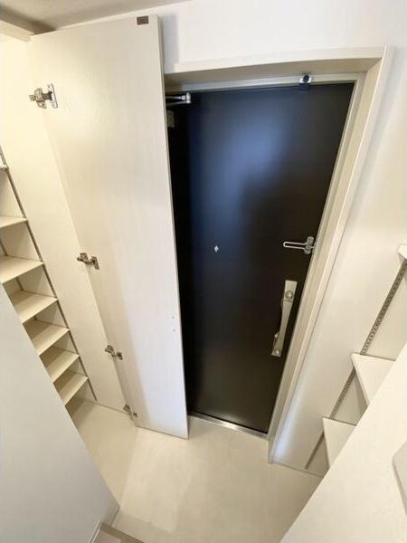 S-RESIDENCE浅間町（303） 玄関