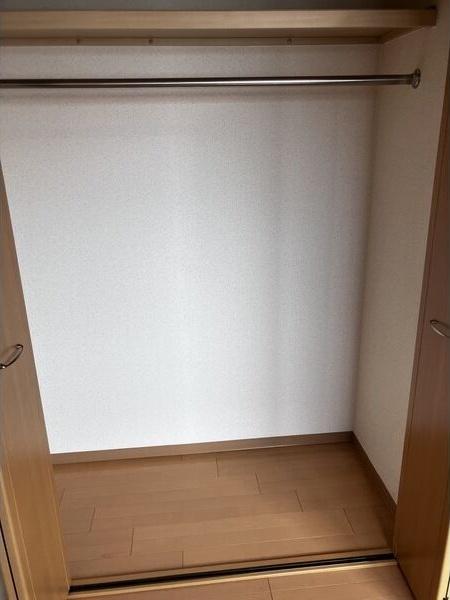 エストゥルースプラス押切（504） 収納