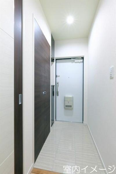 RIVO浅間町（601） 玄関