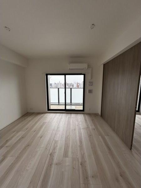 S-RESIDENCE亀島駅前blaze(ブレイズ)（1304） リビング