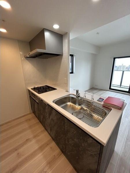 S-RESIDENCE亀島駅前blaze(ブレイズ)（1304） キッチン
