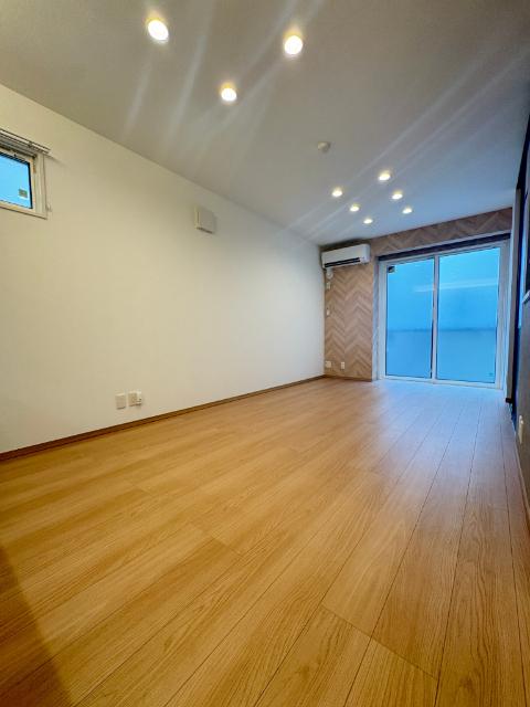 セレスティア草薙町（101） リビング