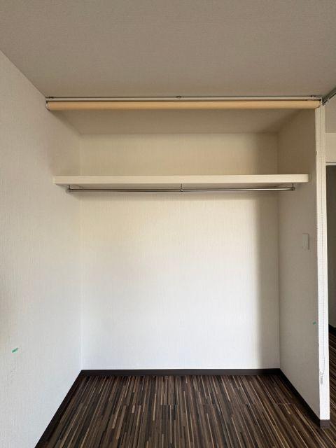 ブローバルコート名西（402） 収納
