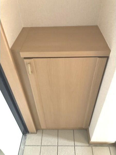 ウエストプレイストクヤマ（101） 玄関