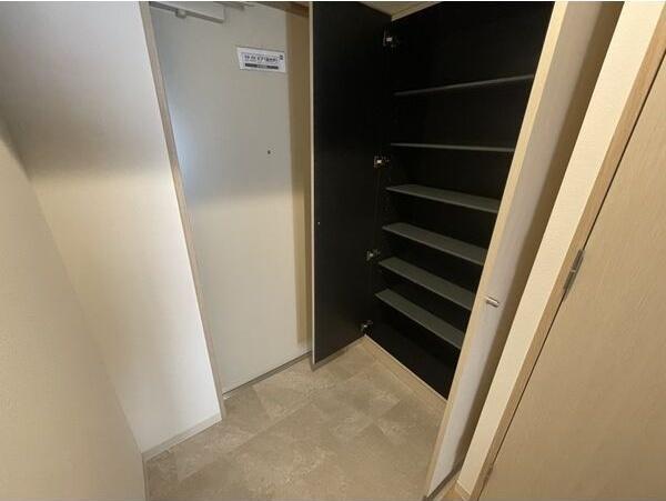 PURE RESIDENCE 名駅南（804） 玄関