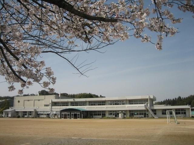 名古屋市立日吉小学校：484m