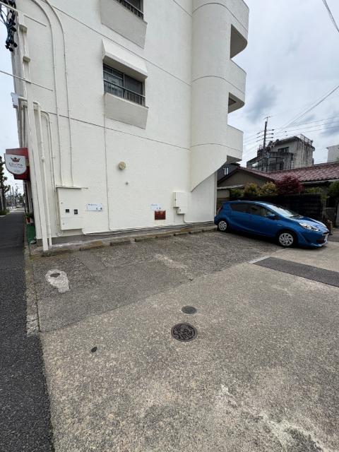 名古屋市北区長喜町マンション 駐車場