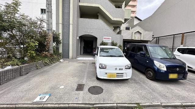 ラフィネ高峯（203） 駐車場