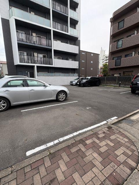 グランパークタワー（202） 駐車場