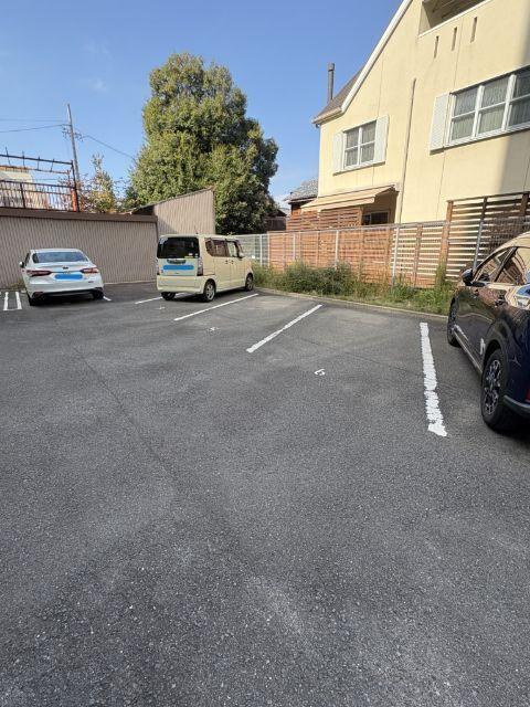 プランドールナカムラ（407） 駐車場