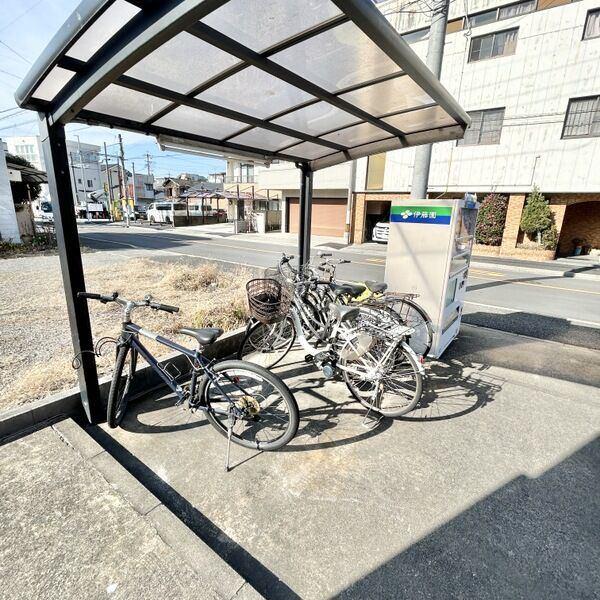 クレスト参番館（103） 駐車場
