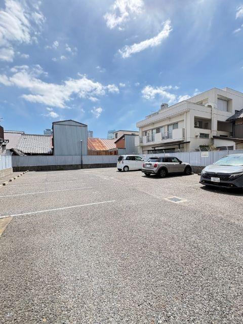プランドール浅間町（1001） 駐車場