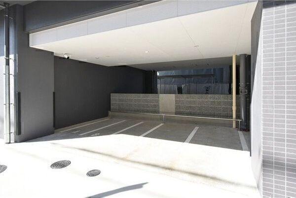 アドバンス名古屋アウリィ（1305） 駐車場