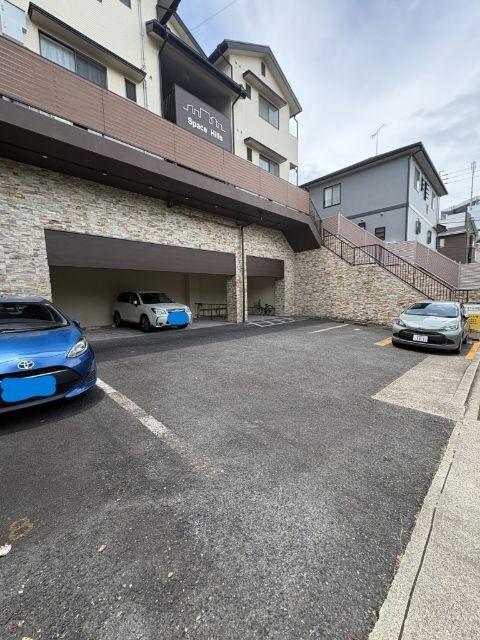 スペースヒルズ（105） 駐車場