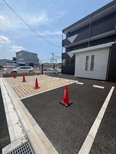 グラーツ F（103） 駐車場
