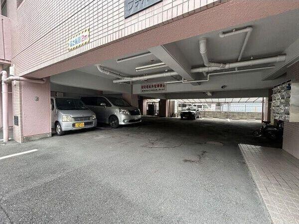 プチパレ（506） 駐車場