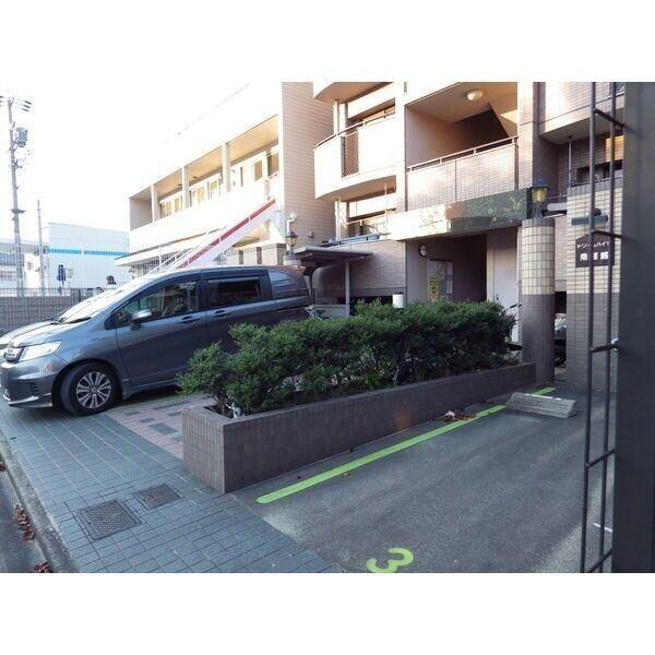 ドリームハイツ南堀越（302） 駐車場