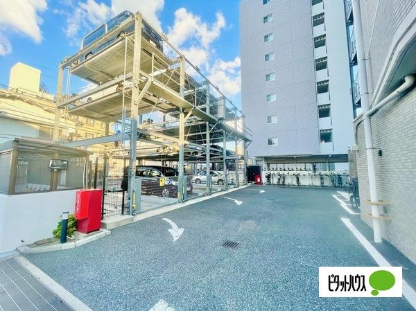 ニューイーストタワー船橋本町（302） 駐車場