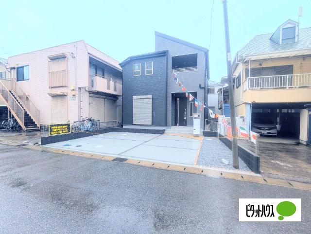 前面道路は5.5ｍ、交通量の少ない通りです
