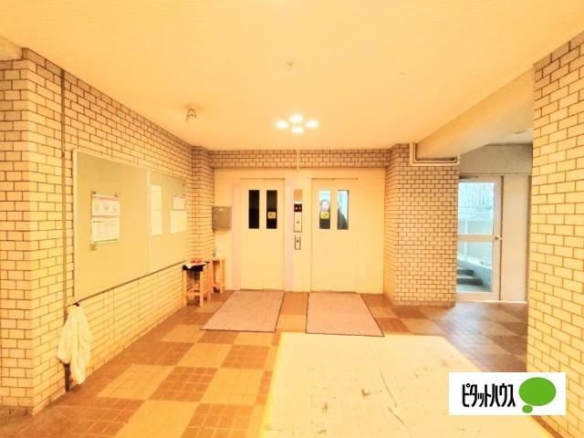 エレベーターは複数台あるので、待ち時間が短縮されます