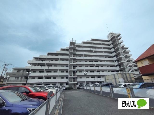落ち着きのある外観は長年お住まいいただいても飽きのこないシンプルデザインです♪