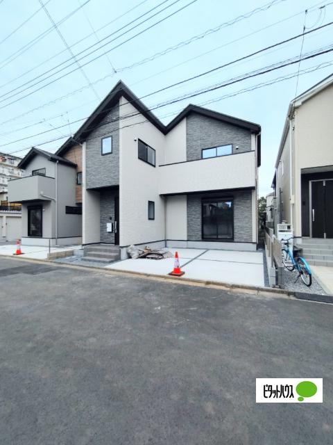 小学校徒歩5分とお子様の通学に安心な距離