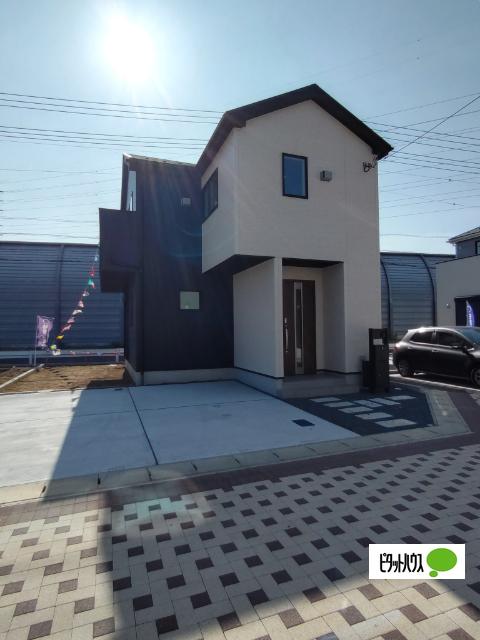 前面道路は住民の方のみ通行するため安全安心です