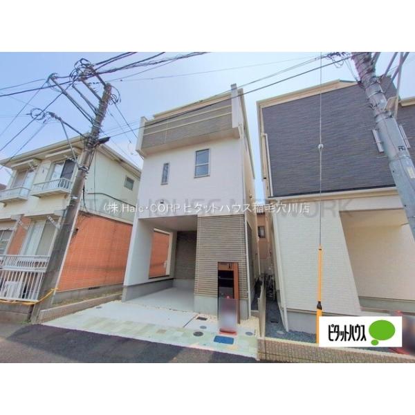 ３階建ての新築戸建てです