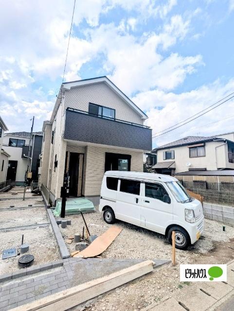 もうすぐ完成です！駐車スペース並列２台