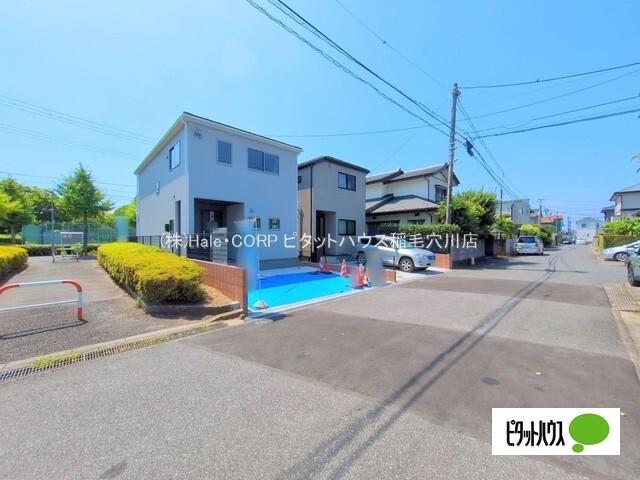 前面道路も広く、閑静な住宅街