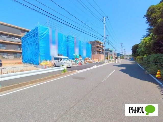 歩道付きの前面道路