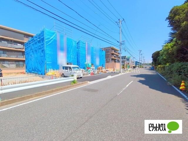 歩道付きの前面道路