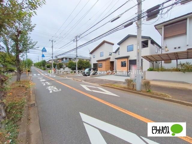 前面道路は歩道付き