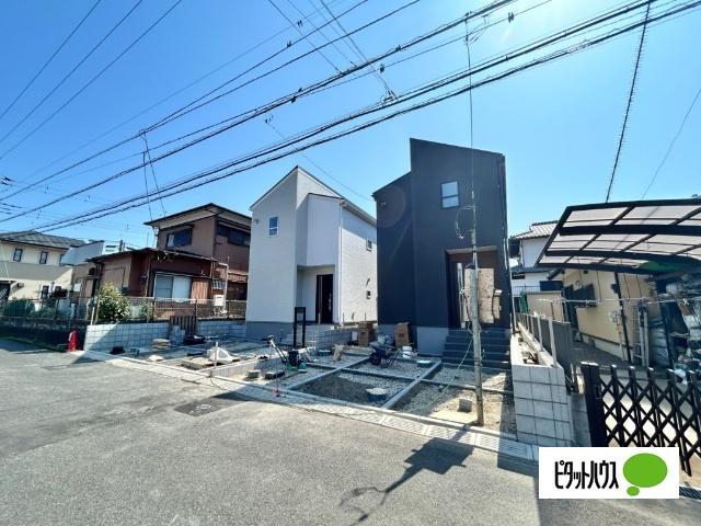 前面道路も広々