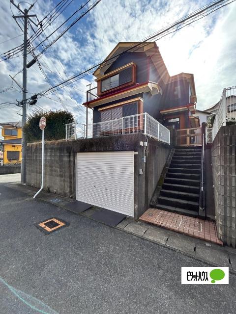 陽当たりの良さが一目で伝わる東南角地の住まい。開放感と明るさをぜひ現地でご体感ください。