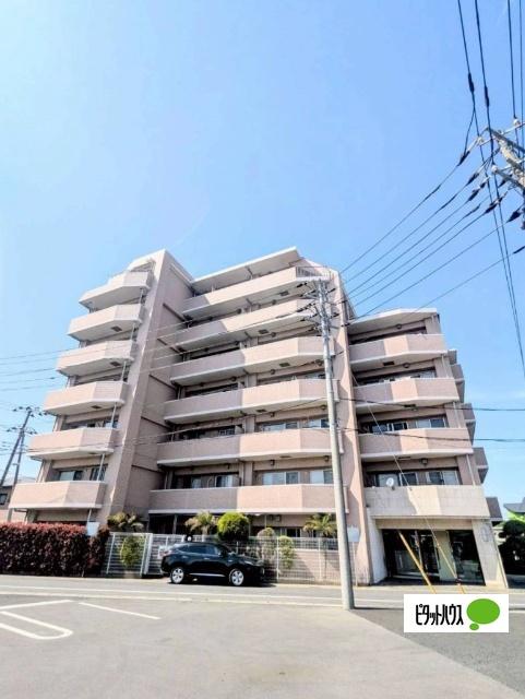 重厚感のある外観。管理状態も良好なマンションです