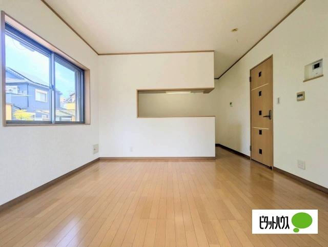 千葉市稲毛区園生町　中古戸建 リビング